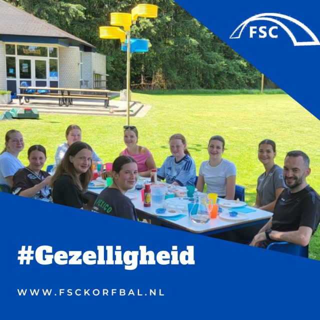💙🤍 Een geslaagde dag op De Breemakker 🤍💙

Vorige week speelden al onze jeugdteams thuis op Sportpark De Breemakker. Na de wedstrijden werd er samen geluncht. Spelers en speelsters, en soms ook hun ouders, hadden van alles meegenomen. Er werd heerlijk gegeten en het was vooral erg gezellig.

De wedstrijden leverden deze keer geen winst op, maar dat deed niets af aan de sfeer. Samen sporten en genieten van dit soort momenten is minstens zo belangrijk.

Alle wedstrijden gingen verloren, maar op De Breemakker waren er toch alleen maar winnaars. 💙🤍

#fsckorfbal #steensel #knegsel  #knegselzuid