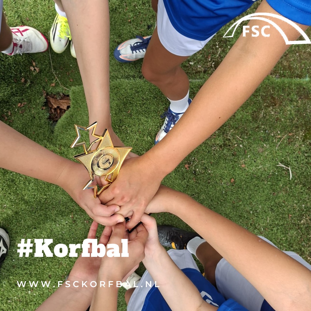 🏆 De competitie staat weer voor de deur!

Ter voorbereiding nam de J2 vorige week deel aan het Velox toernooi. Een heel gezellige dag - en die werd ook nog eens bekroond met de eerste prijs! 🥇

Dit weekend gaat de competitie eindelijk weer van start. Succes gewenst aan alle teams! 💪💙🤍
